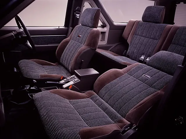 テラノ（日産）1986年8月〜1995年8月販売終了モデルの新車カタログ