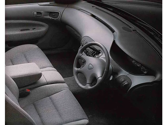 アンフィニMS-8（マツダ）1992年3月〜1998年6月販売終了モデルの新車