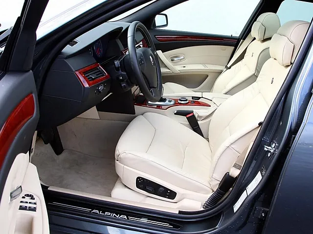 BMWアルピナ B5ツーリング 2005年3月モデル