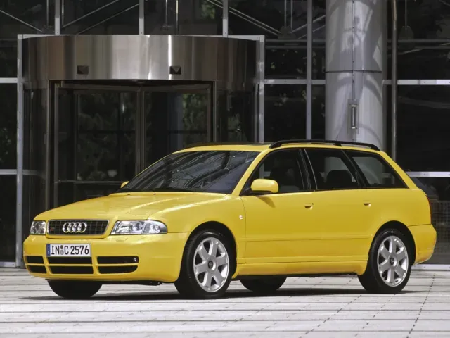 アウディ S4アバント 1999年10月モデル