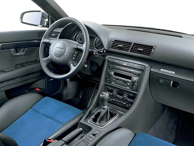 アウディ S4アバント 2003年9月モデル