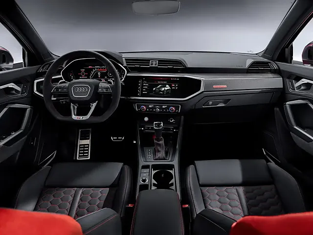 アウディ RS Q3
