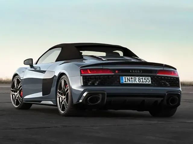 アウディR8 カタログ R8（アウディ）の歴代モデル・グレード別カタログ情報｜中古車