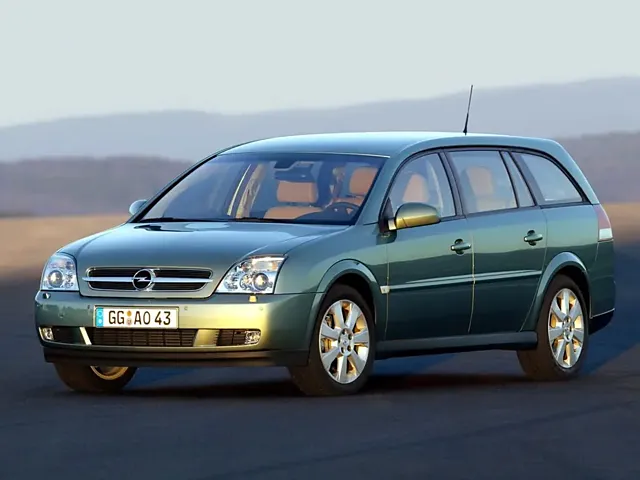 ベクトラワゴン（オペル）2004年5月〜2006年3月販売終了モデルの新車