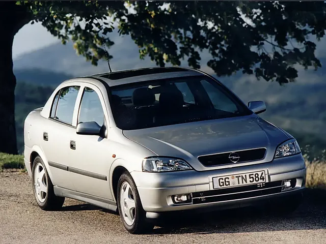 アストラセダン（オペル）1999年1月〜2004年9月販売終了モデルの新車