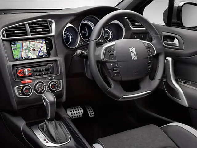 DSオートモビル DS4 2015年1月モデル