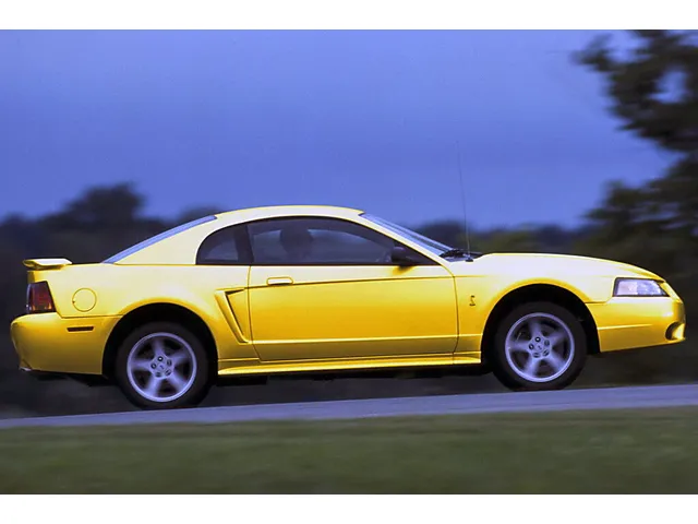 マスタング（フォード）1994年5月〜2006年5月販売終了モデルの新車