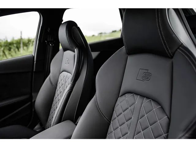 アウディ S4 2009年5月モデル