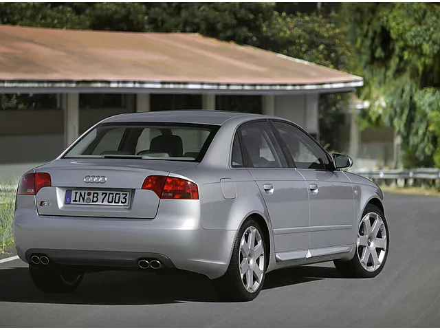 アウディ S4 2005年2月モデル