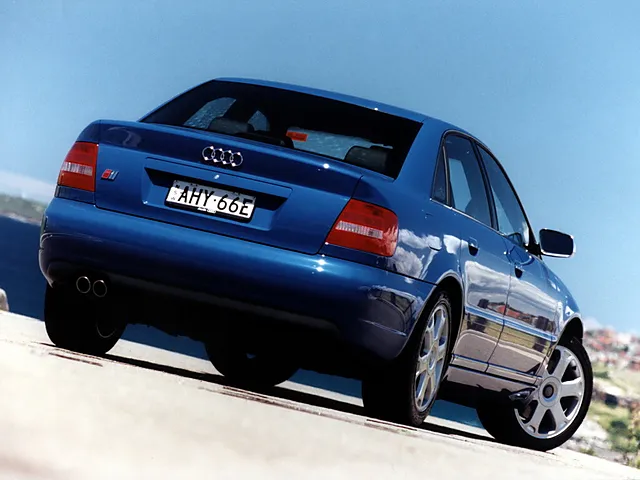 アウディ S4 1999年5月モデル