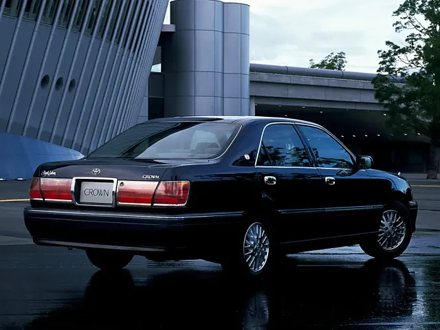 クラウン（トヨタ）1999年9月〜2003年12月販売終了モデルの新車