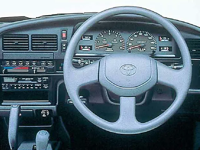 トヨタ ハイラックスサーフ 1989年5月モデル
