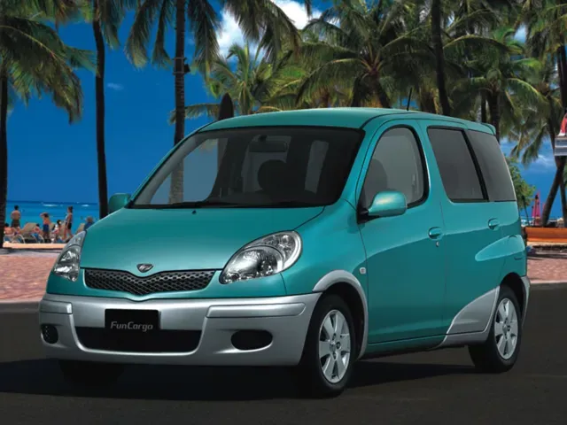 ファンカーゴ（トヨタ）の歴代モデル・グレード別カタログ | 中古車