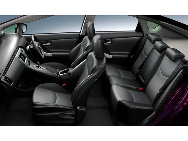 30プリウス（2009年5月〜)下記詳細要確認トリコローレステアリングエクスチェンジ本革巻替KIT（BSモデル）受注生産 代引注文 営業所止不可 Ｌ ZVW30 プリウス（トヨタ）の価格・スペック情報{平成21年5月〜平成