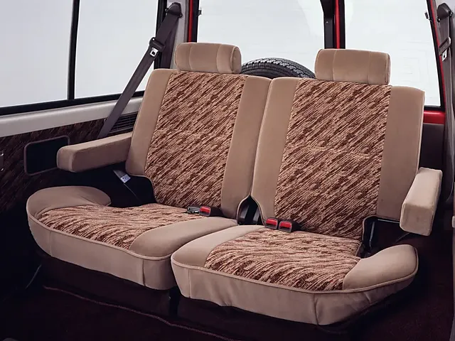 トヨタ ランドクルーザープラド 1990年4月モデル