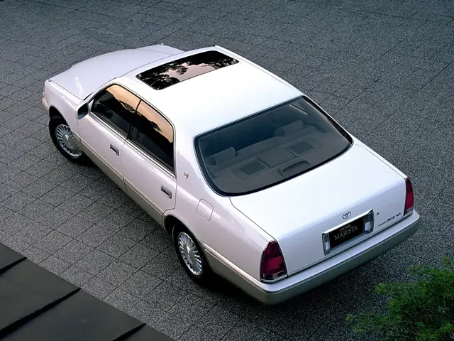 トヨタ クラウンマジェスタ 1995年8月モデル