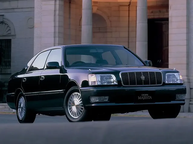 1/24 国産名車コレクション トヨタ クラウン マジェスタ (1995) 6114r0eK1sL._AC_SY200_QL15_.jpg