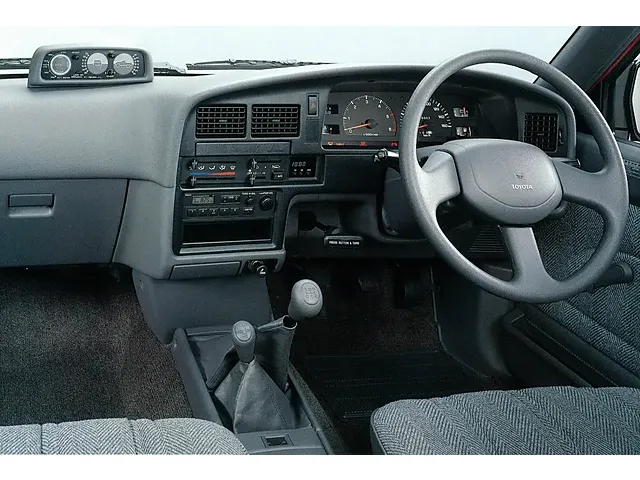 ハイラックス（トヨタ）1988年9月〜1997年8月販売終了モデルの新車