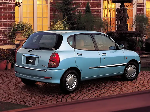 デュエット（トヨタ）1998年9月〜2004年5月販売終了モデルの新車