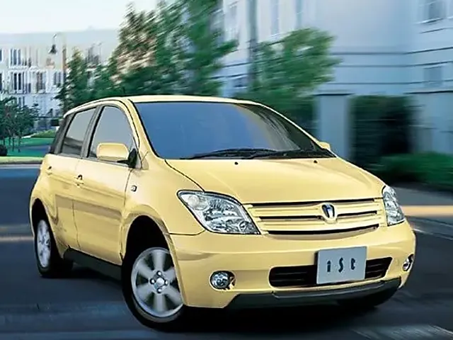 トヨタ ist 2002年5月モデル