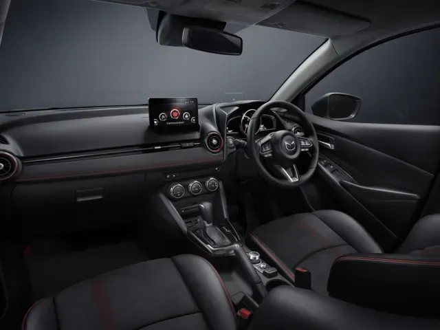 マツダ MAZDA2