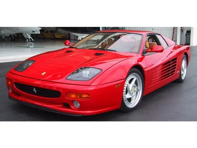 フェラーリ F512M