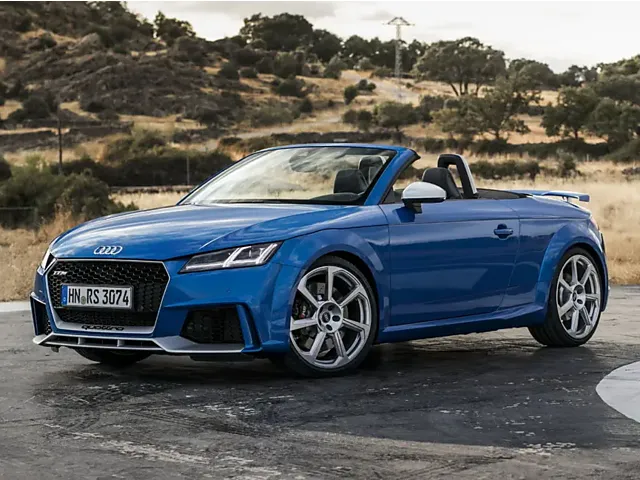 TT RSロードスター（アウディ）の歴代モデル・グレード別カタログ