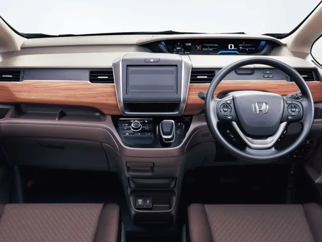 フリード（ホンダ）2016年9月〜2024年5月販売終了モデルの新車カタログ