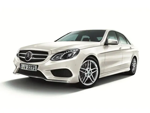 メルセデス・ベンツ Eクラス 2015年4月モデル AMG E63 AMGパフォーマンスパッケージ