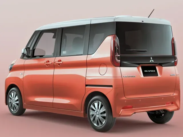 eKスペース（三菱）2020年3月〜2025年9月販売終了モデルの新車カタログ