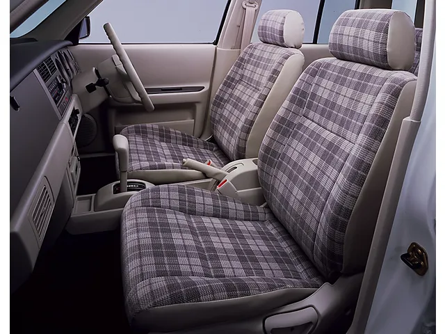 ラシーン（日産）の歴代モデル・グレード別カタログ | 中古車情報