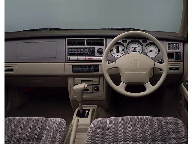 ラシーン（日産）の歴代モデル・グレード別カタログ | 中古車情報