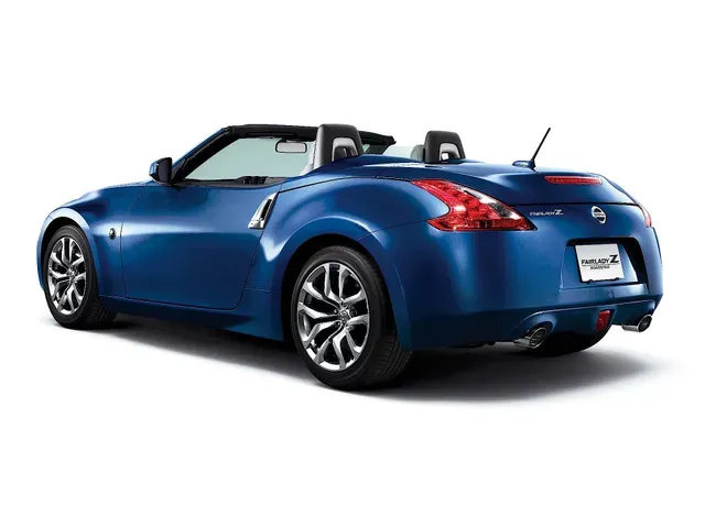 フェアレディZロードスター（日産）2009年10月〜2014年9月販売終了