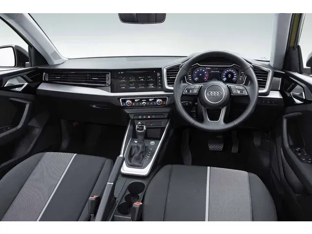 A1スポーツバック（アウディ）2019年11月〜販売中モデルの新車カタログ