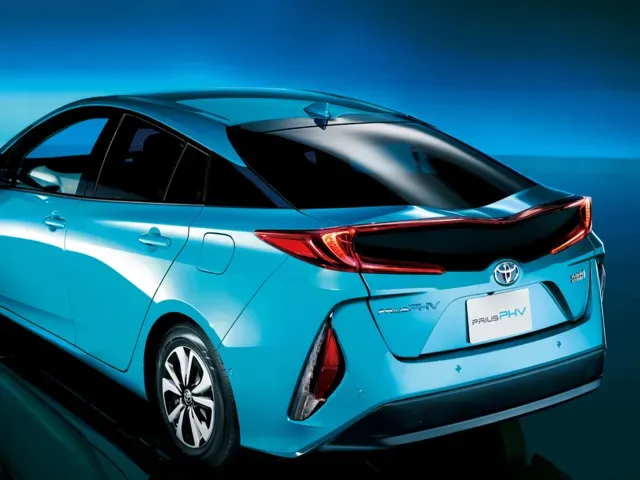 プリウス30後期PHV 新車外し【生産終了モデル】 プリウスPHV（トヨタ）2017年2月〜2023年1月販売終了モデルの新車