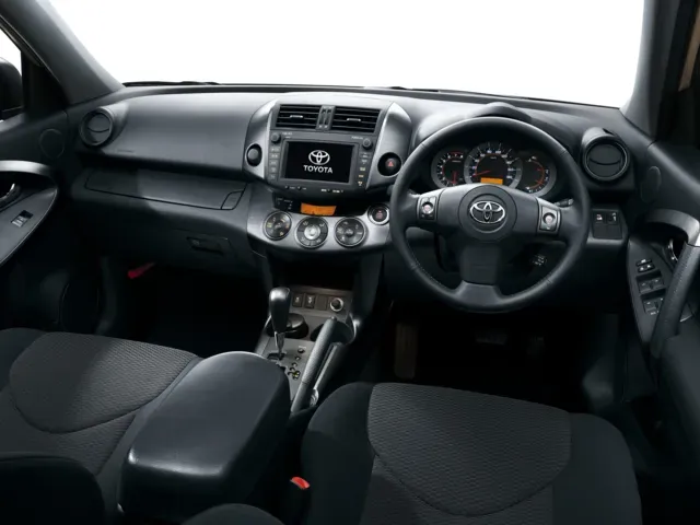RAV4（トヨタ）2005年11月〜2016年7月販売終了モデルの新車カタログ