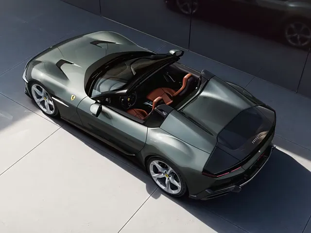 12 チリンドリスパイダー（フェラーリ）2024年6月〜販売中モデルの新車
