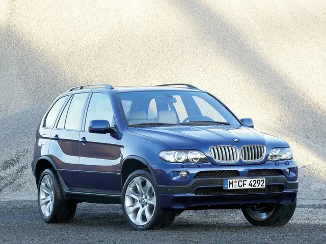 BMW X5 2004年11月モデル 4.4i 4WD