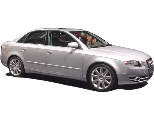 アウディ A4 2005年2月モデル 2.0 TFSI クワトロ 4WD
