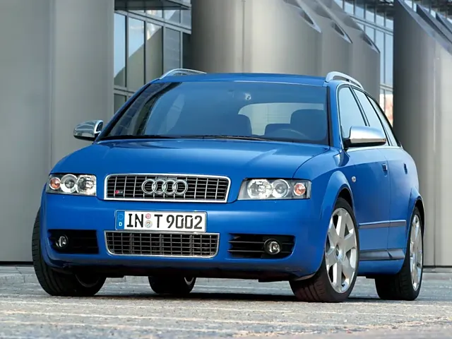 アウディ S4アバント 2003年9月モデル 4.2 4WD