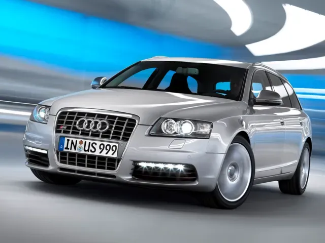 アウディ S6アバント 2006年7月モデル 5.2 4WD
