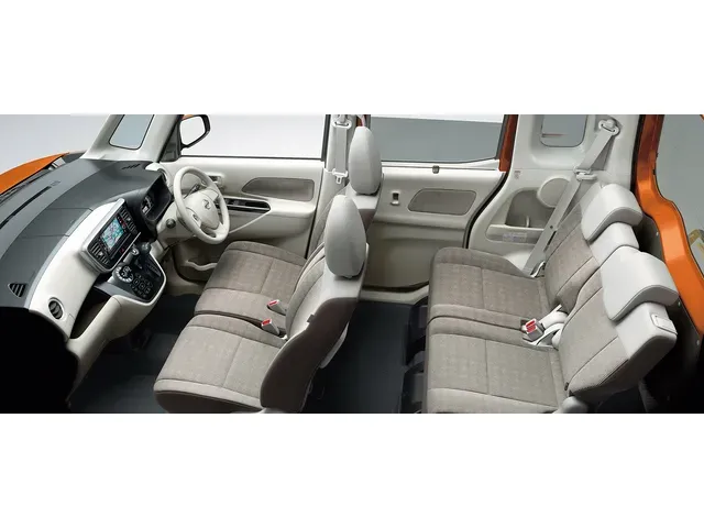 デイズルークス（日産）の歴代モデル・グレード別カタログ | 中古車
