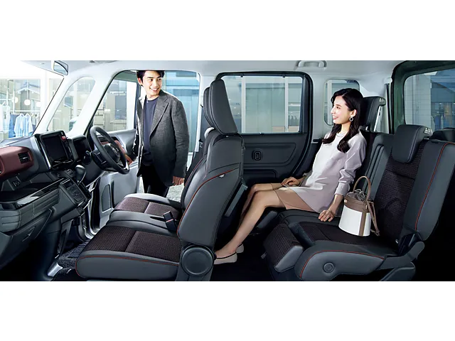 スペーシアカスタム（スズキ）2023年11月〜販売中モデルの新車カタログ