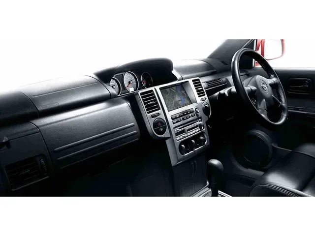 エクストレイル（日産）2000年10月〜2007年7月販売終了モデルの新車