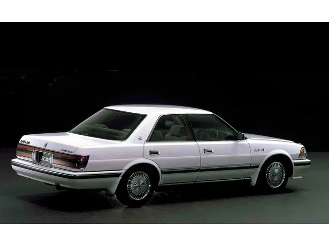 クラウン（トヨタ）1988年9月〜1991年9月販売終了モデルの新車カタログ