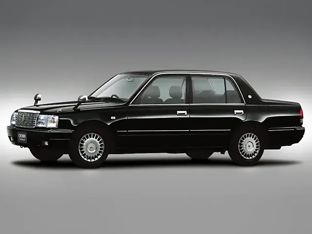 クラウン（トヨタ）1995年8月〜1999年8月販売終了モデルの新車カタログ