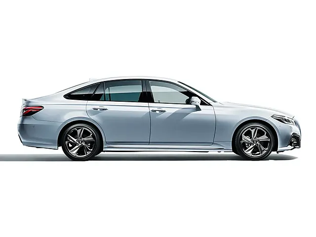 クラウン（トヨタ）2018年6月〜2023年10月販売終了モデルの新車