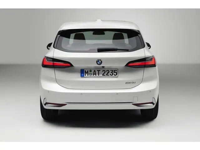 2シリーズアクティブツアラー（BMW）の歴代モデル・グレード別カタログ