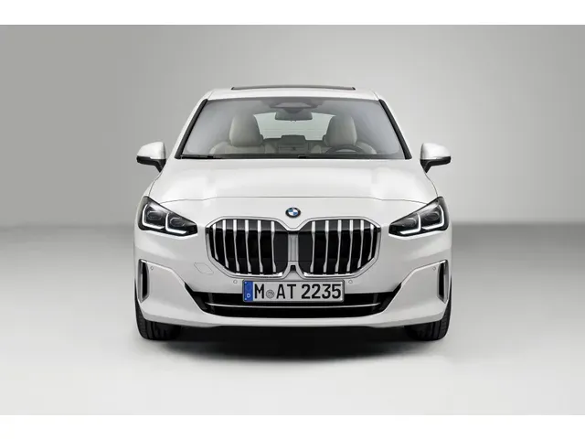 2シリーズアクティブツアラー（BMW）の歴代モデル・グレード別カタログ