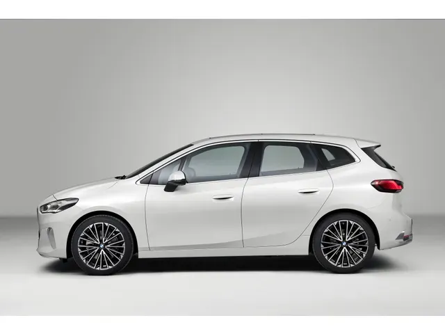 2シリーズアクティブツアラー（BMW）の歴代モデル・グレード別カタログ